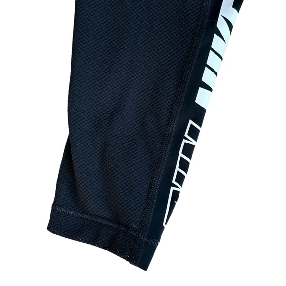 Nike Pro Dri-Fit Side Logo Black and White XS 🖤🤍🖤🤍 - Picture 3 of 5